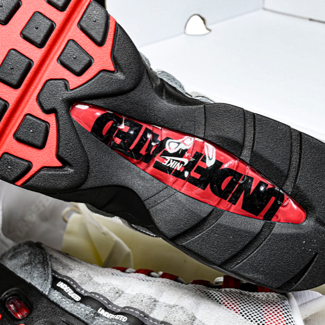 AM95 SP x Undefeated Geo 'Tokyo Bright Crimson'