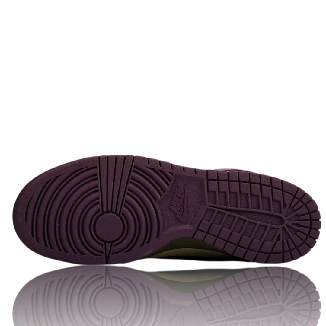 Jeff Staple x SB Dnk Low 'Purple Pigeon'