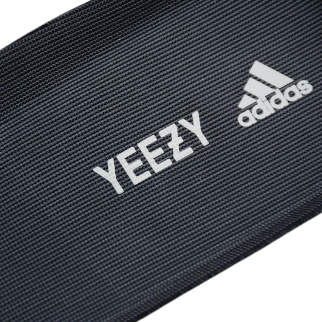 Yzy 700 MNVN 'Orange'