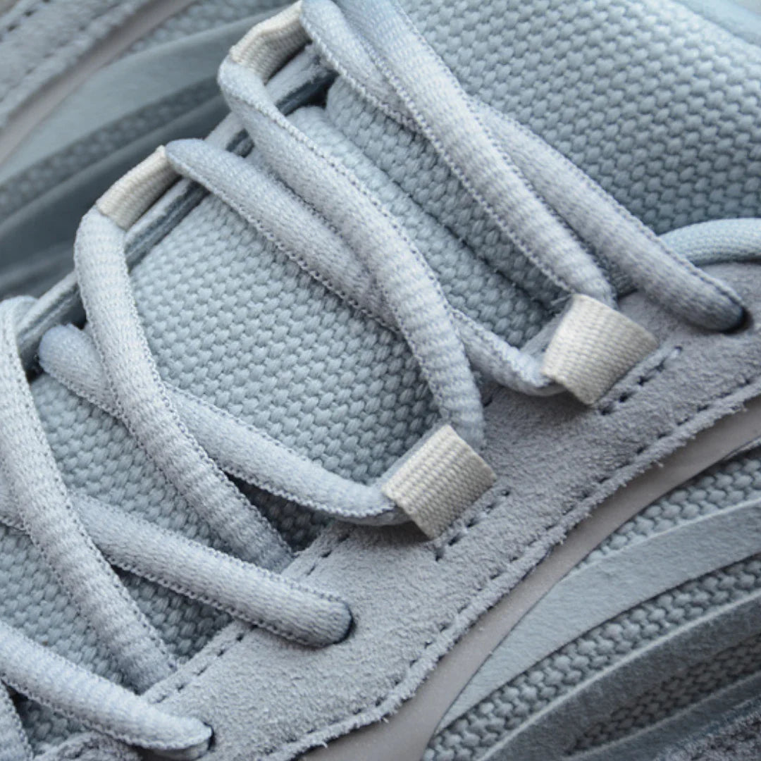 Yzy 700 V2 'Hospital Blue'