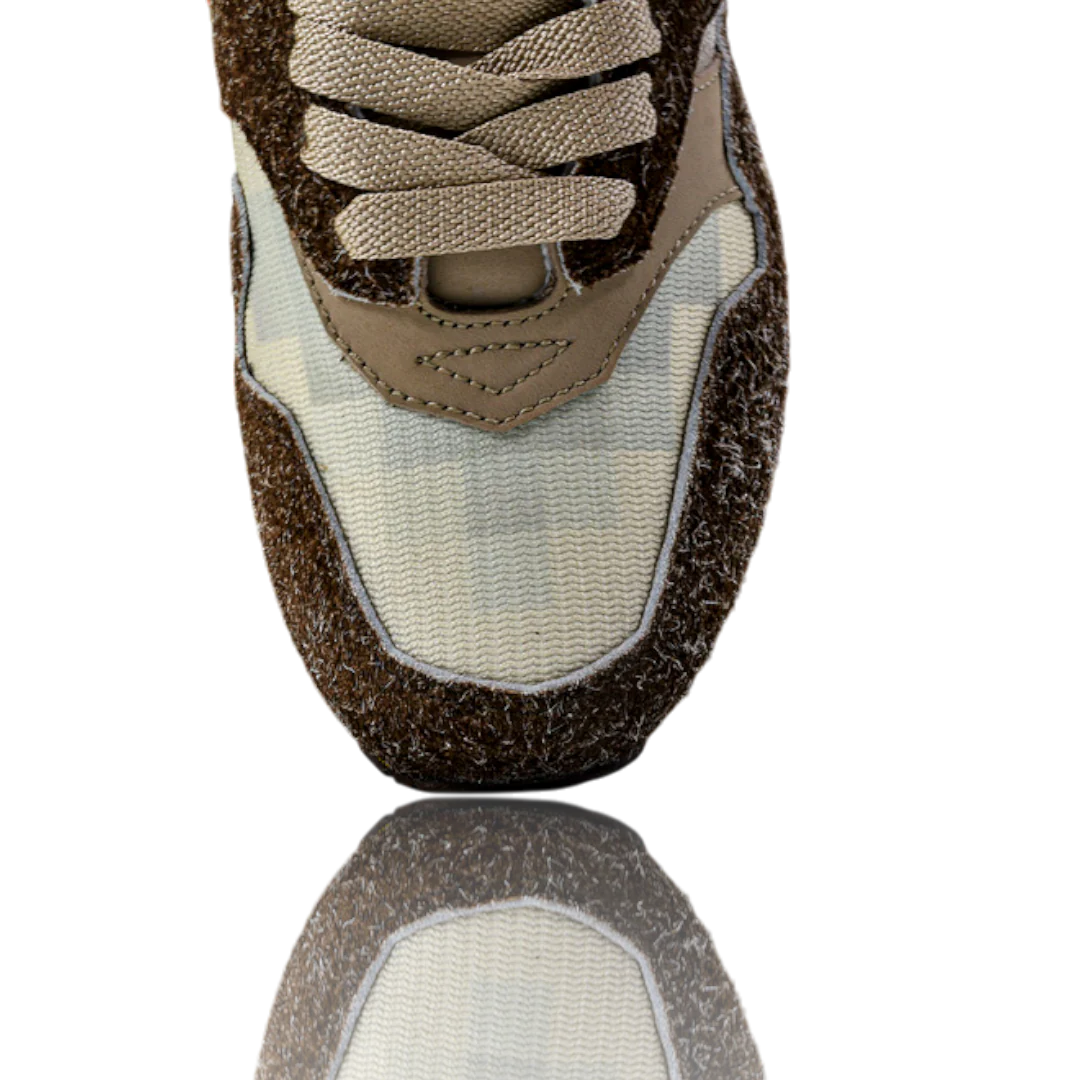 AM1 .SWOOSH Low Poly Big Head Origins