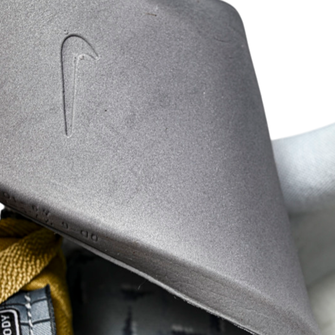 AM1 .SWOOSH Low Poly Big Head Mode